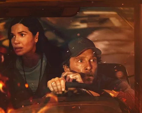 The Inferno Escape Review: America Ferrera Star in Thrilling Wildfire Survival Movie